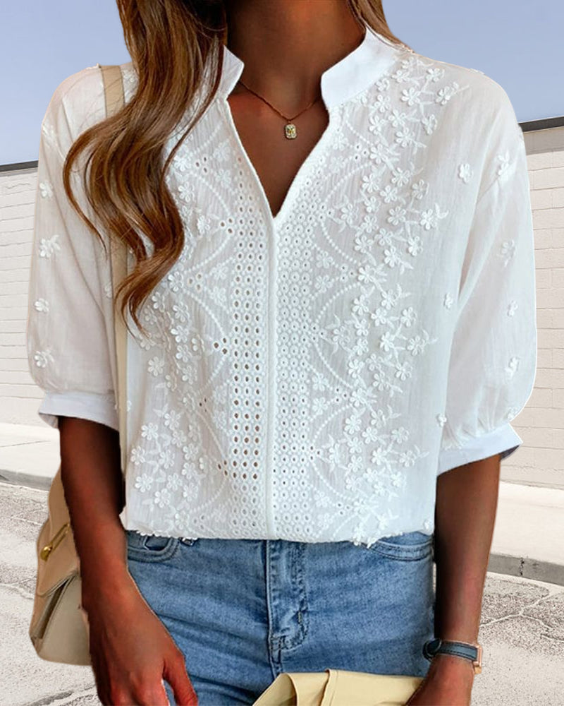 La Vie d'Amsterdam Geborduurde Blouse met Splitkraag