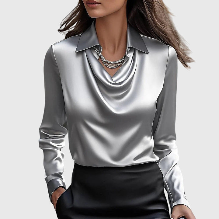 La Vie d'Amsterdam - Sylvie Blouse met luxe glans en plooihals