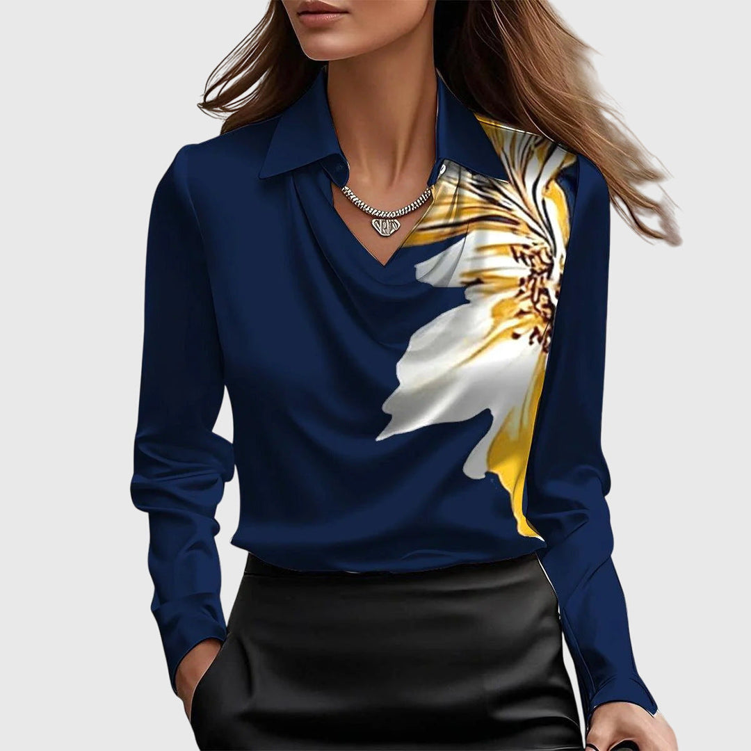 La Vie d'Amsterdam - Sylvie Blouse met luxe glans en plooihals