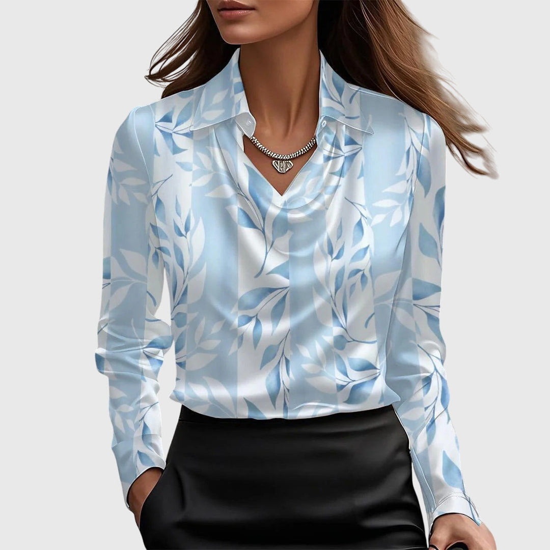 La Vie d'Amsterdam - Sylvie Blouse met luxe glans en plooihals
