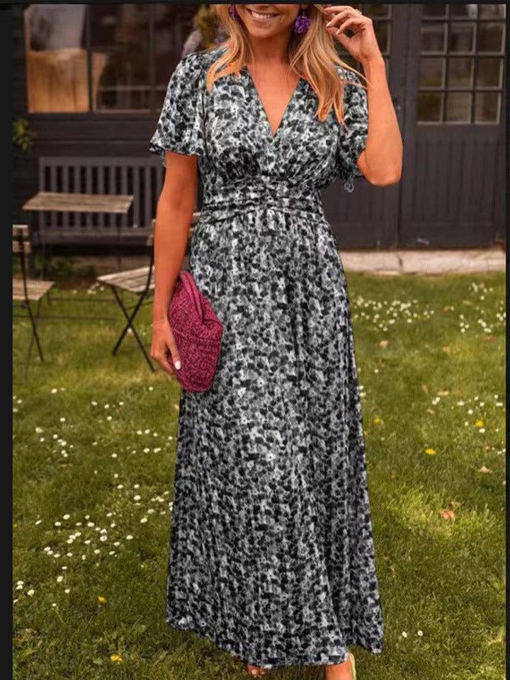 La Vie d'Amsterdam | Elegant V-Neck Maxi Dress