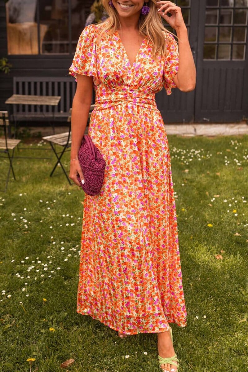 La Vie d'Amsterdam | Elegant V-Neck Maxi Dress